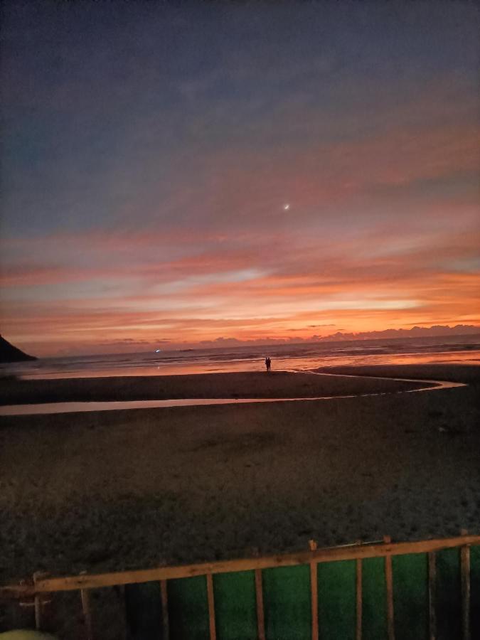 Om D S Cafe 51 & Beach Stay Gokarna  Extérieur photo