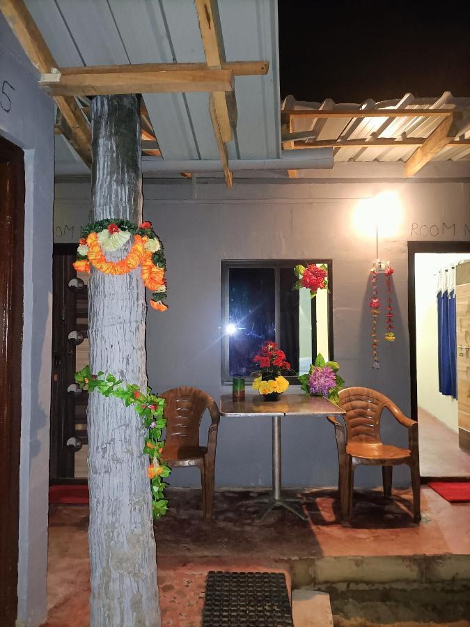 Om D S Cafe 51 & Beach Stay Gokarna  Extérieur photo