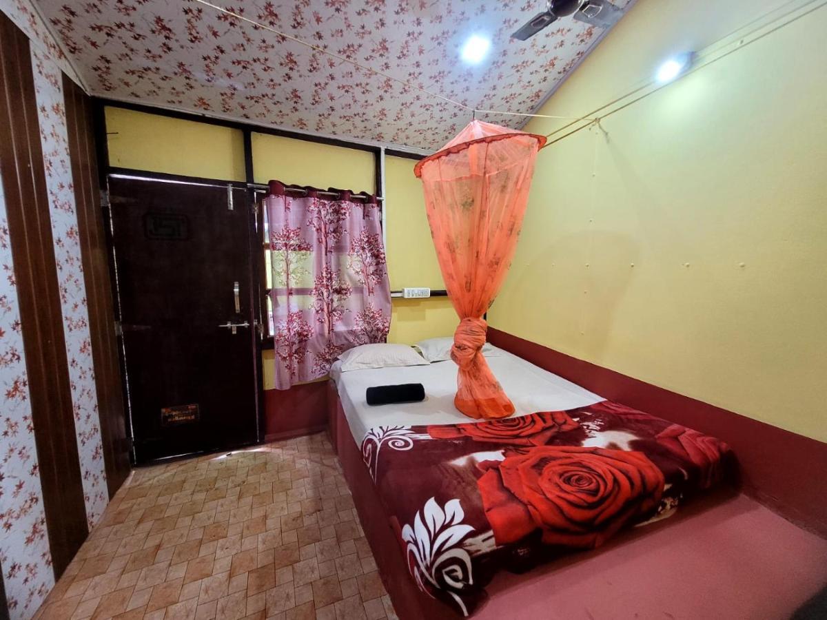 Om D S Cafe 51 & Beach Stay Gokarna  Extérieur photo