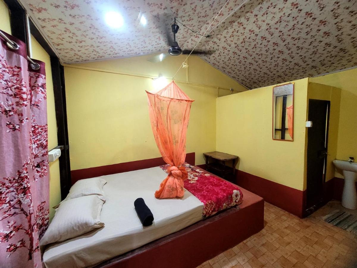 Om D S Cafe 51 & Beach Stay Gokarna  Extérieur photo
