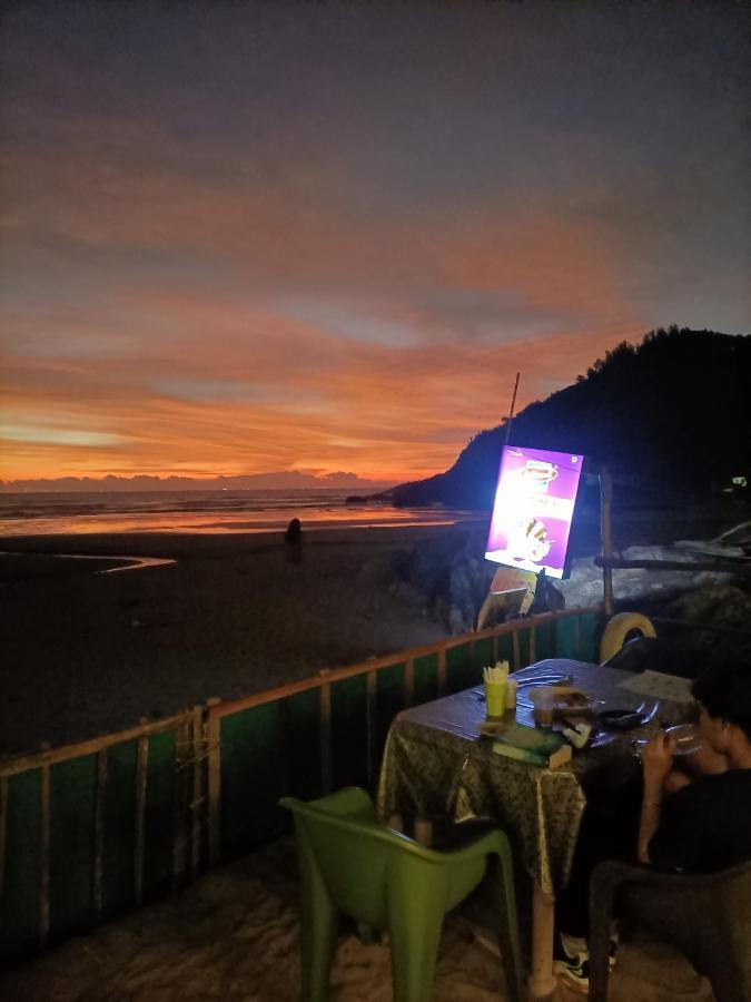 Om D S Cafe 51 & Beach Stay Gokarna  Extérieur photo