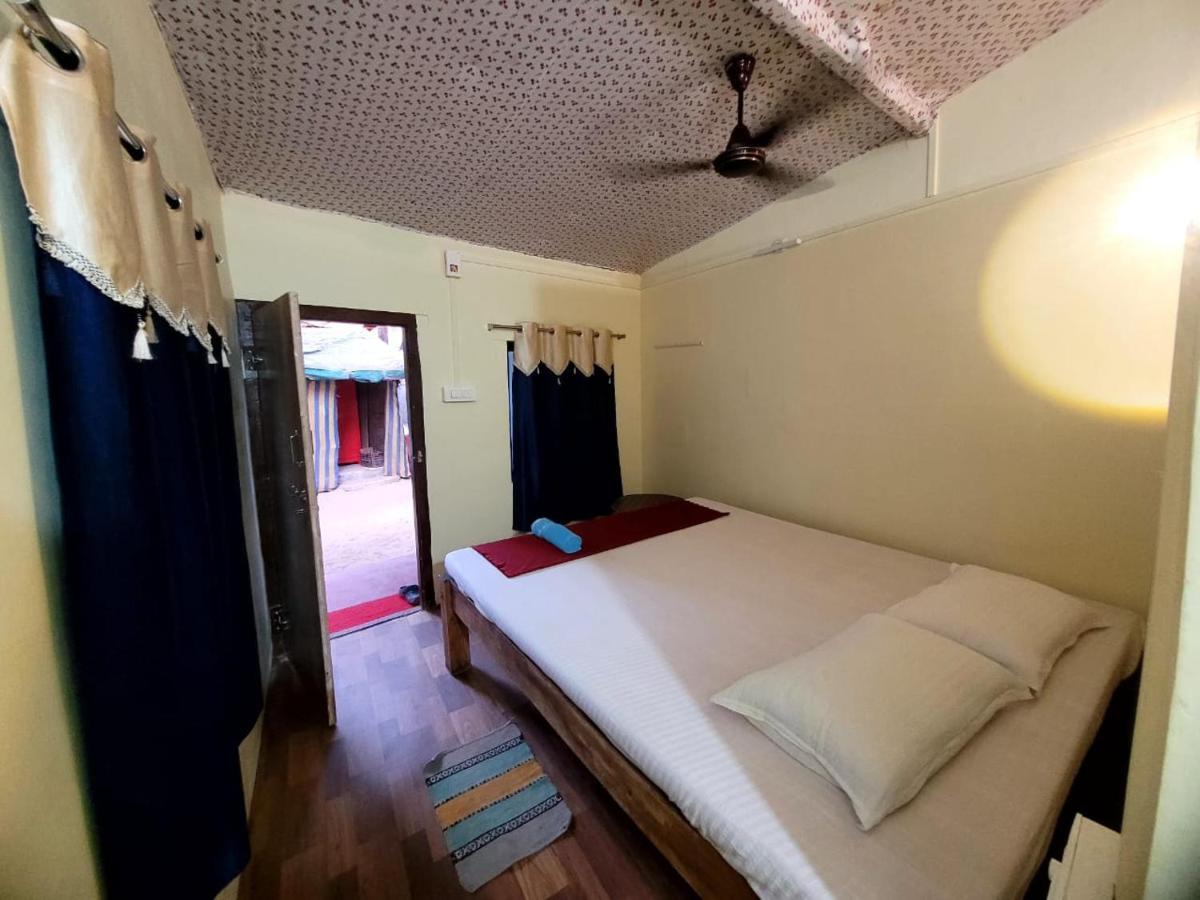 Om D S Cafe 51 & Beach Stay Gokarna  Extérieur photo