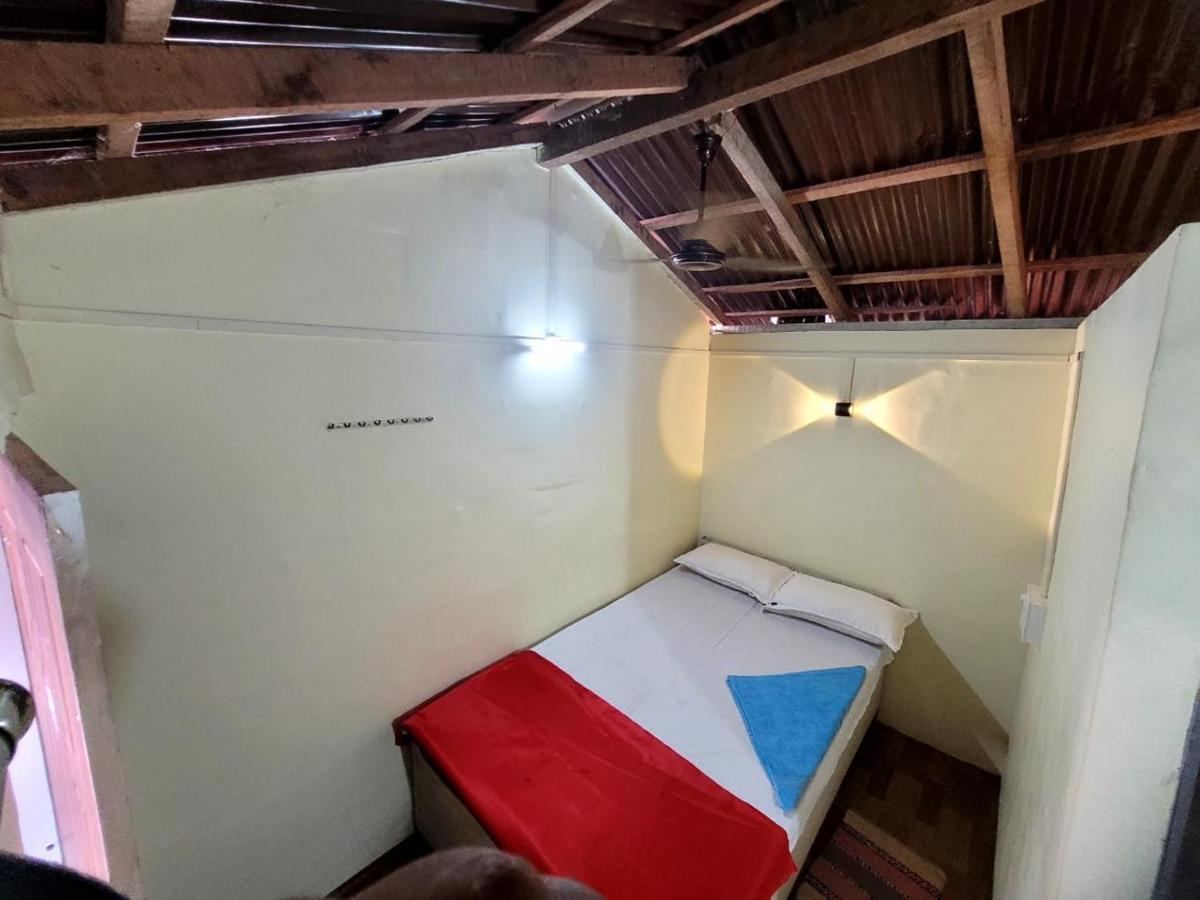 Om D S Cafe 51 & Beach Stay Gokarna  Extérieur photo