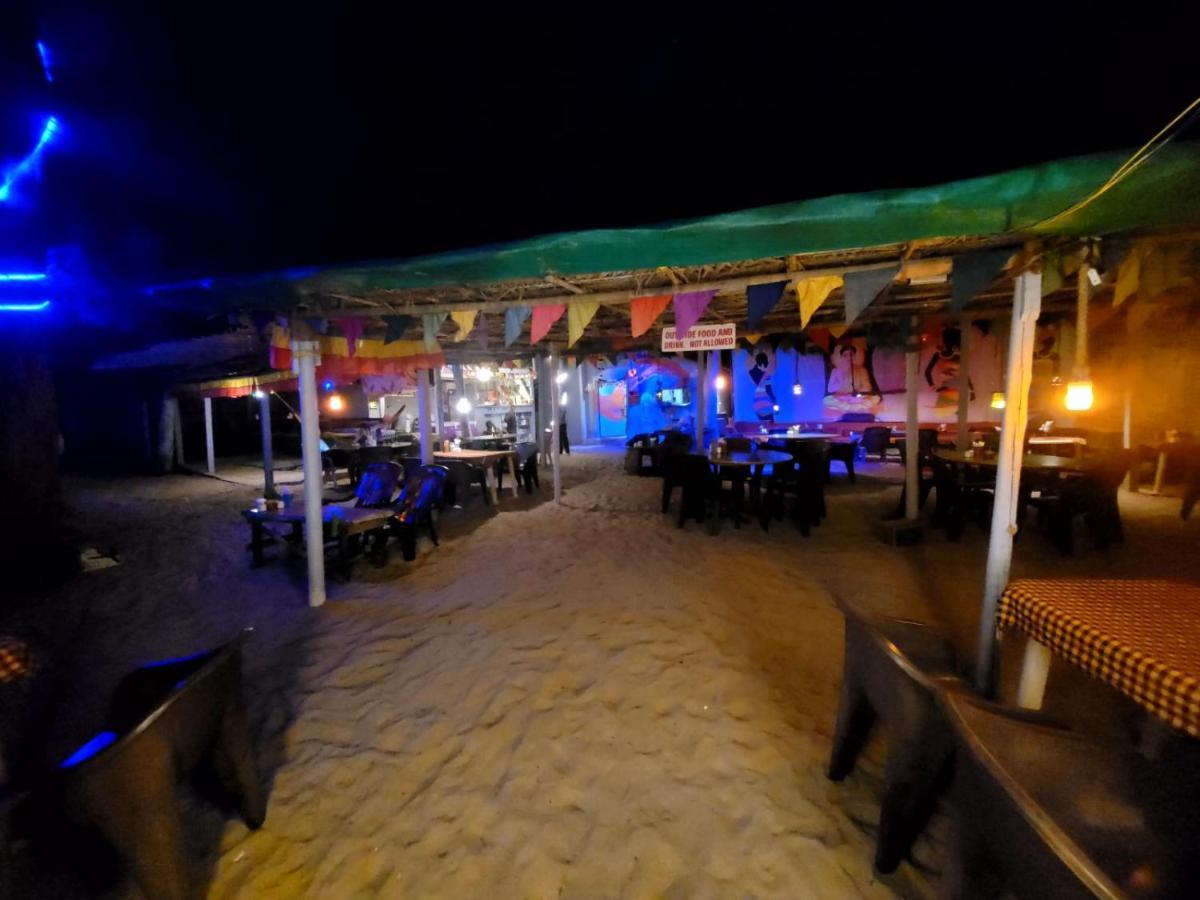 Om D S Cafe 51 & Beach Stay Gokarna  Extérieur photo